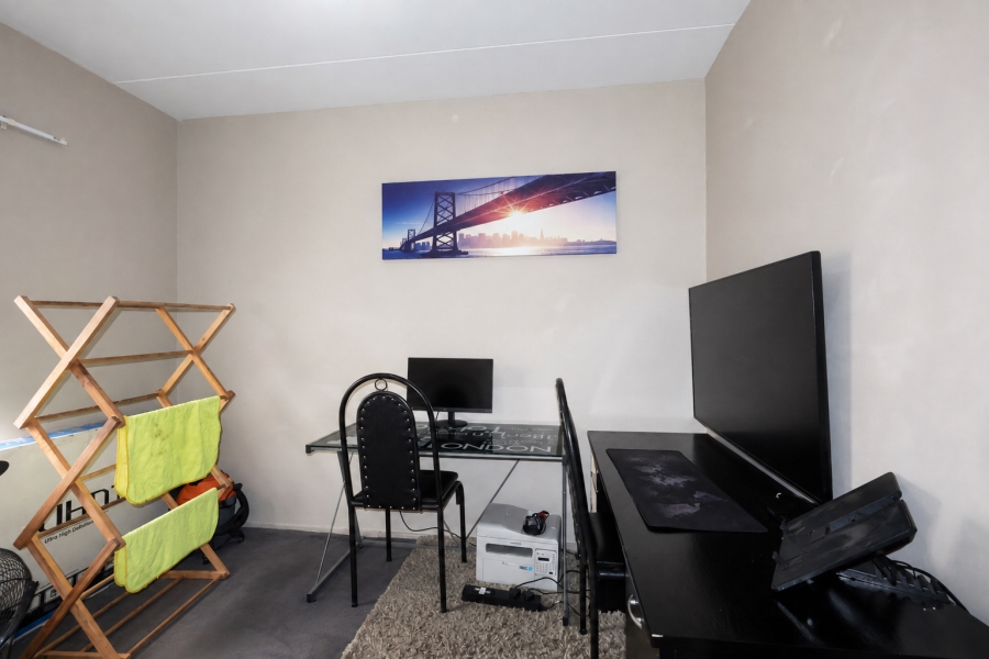2 Bedroom Property for Sale in Parklands Western Cape